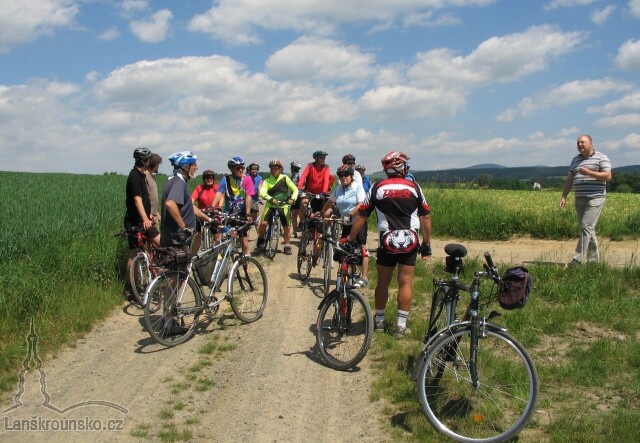 09_Milos Krejci organizuje.jpg